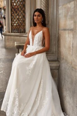 Ela Gown -Alamour The Label US 119 6498fe1d c78d 4eb1 ab4a c55c6355363b