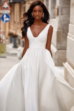 Keri Gown -Alamour The Label US 18 882f50d9 d7d4 450c bd02 f3683a800c92