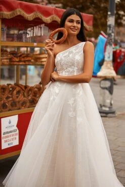 Berna Gown -Alamour The Label US 38 304edb8e 23c6 45f9 93a4 861fd40995d4