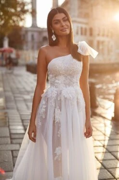 Seyyal Gown -Alamour The Label US 40 939777cb 50dc 4bce a7ba 24aecfb7ea2b