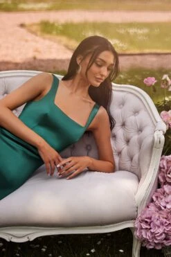 Jennifer - Emerald -Alamour The Label US 42 c6b1c971 283d 47bd b4f0 8adf6fd21f0b