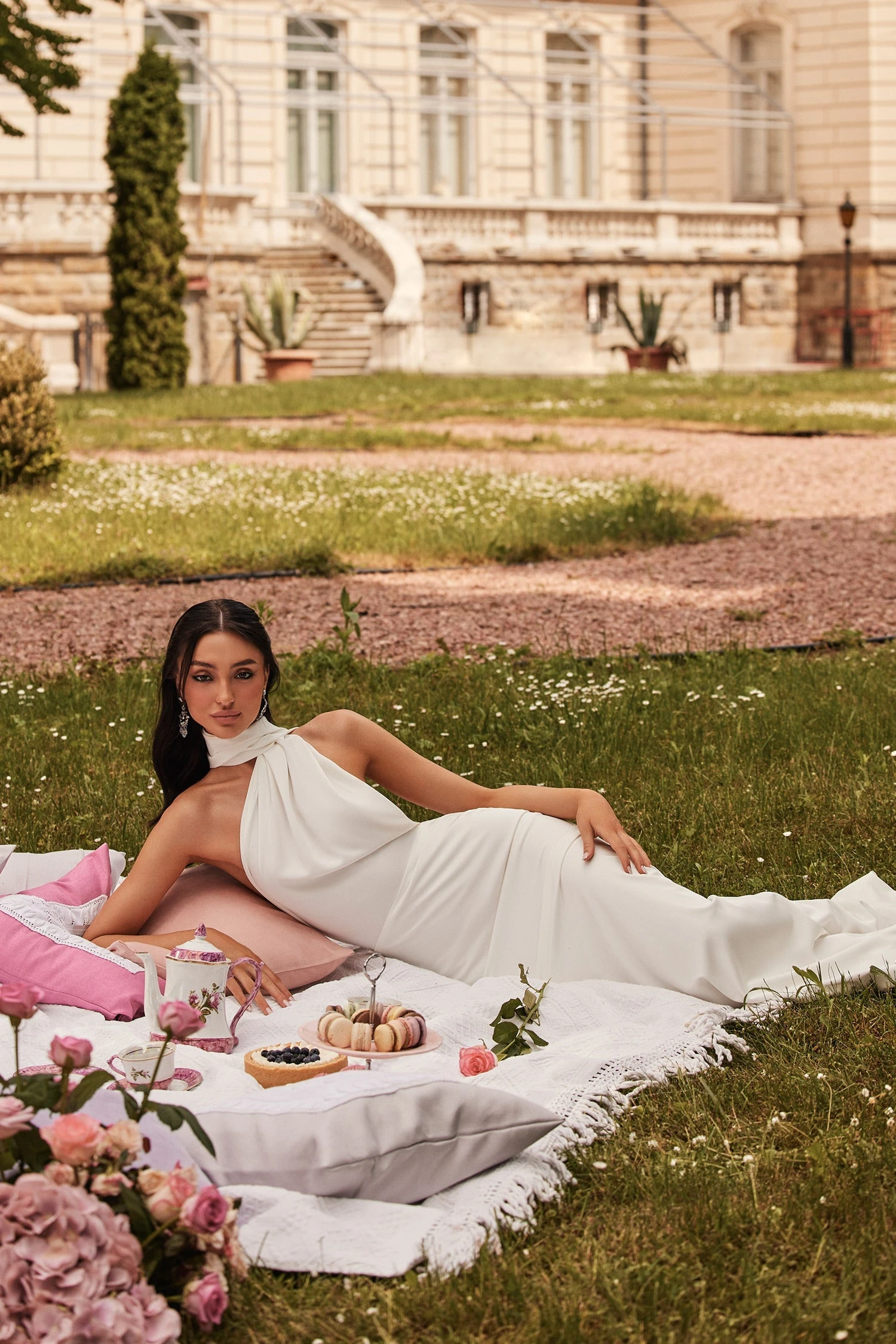 Sofia - White 13 Sofia - White - Image 11