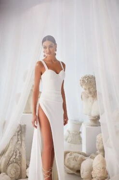 Laria - White -Alamour The Label US 8 ee705ece cW702 4056 8d3c 664b94257b23 1600x 1eac51d3 80c6 49d2 a533 42c4beb174d3